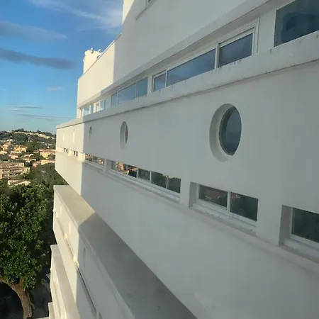 Apartment Elegant Et Parking Dans Batiment Historique