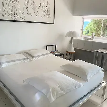 Appartement Elegant Et Parking Dans Batiment Historique